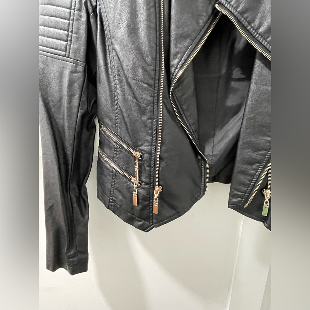 Forever 21 Black Quilted Faux Leather Moto Jacket - Picture 4 of 9